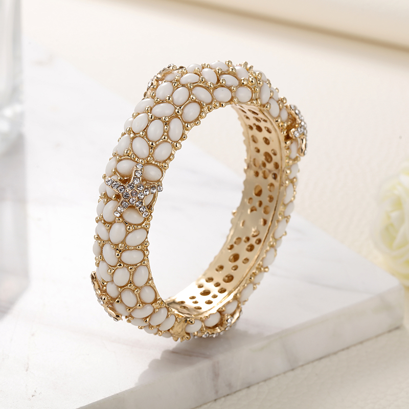 Sally's Paradise Christmas gif - Paradise Jewelry & Watches Llc recension och pris
