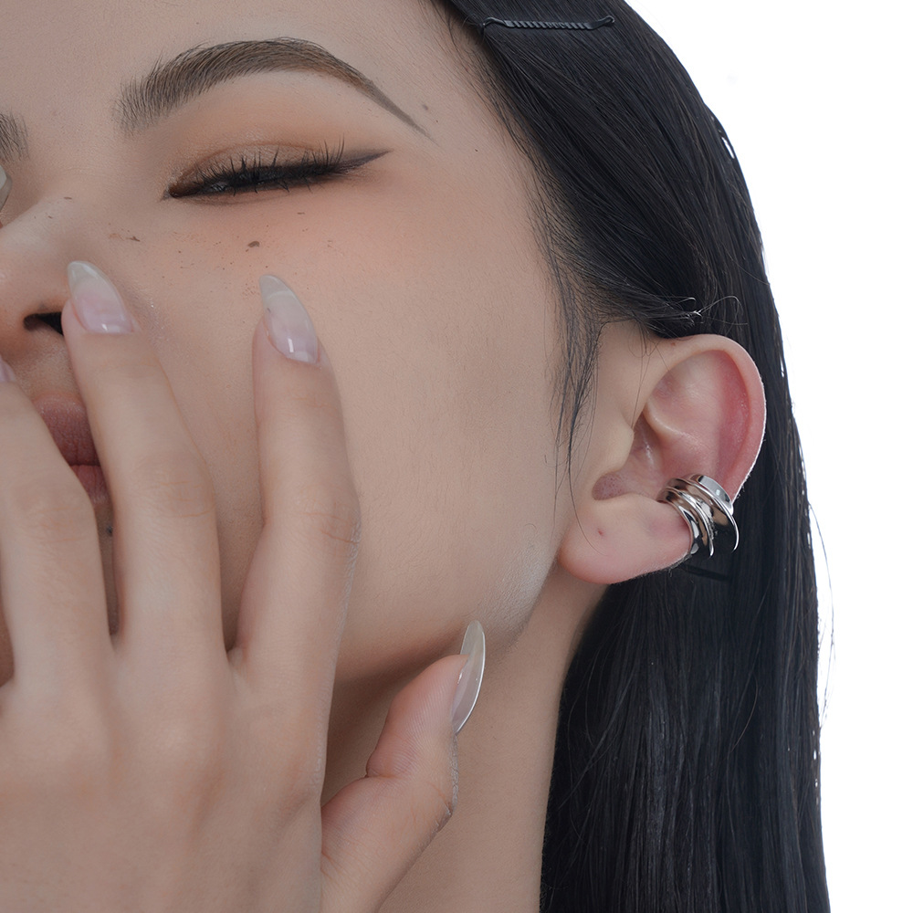 F.I.N.S 1PC Exaggerated Wide S - Ear Cuff No Piercing recension och pris