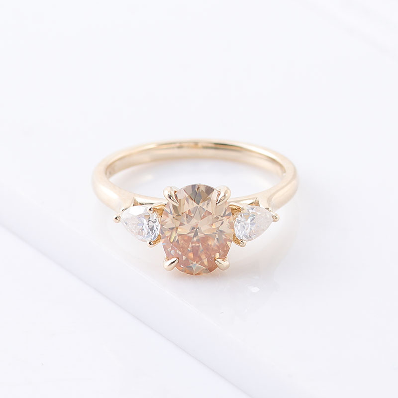 Provence 10K Yellow Gold Three - Moissanite Ring recension och pris