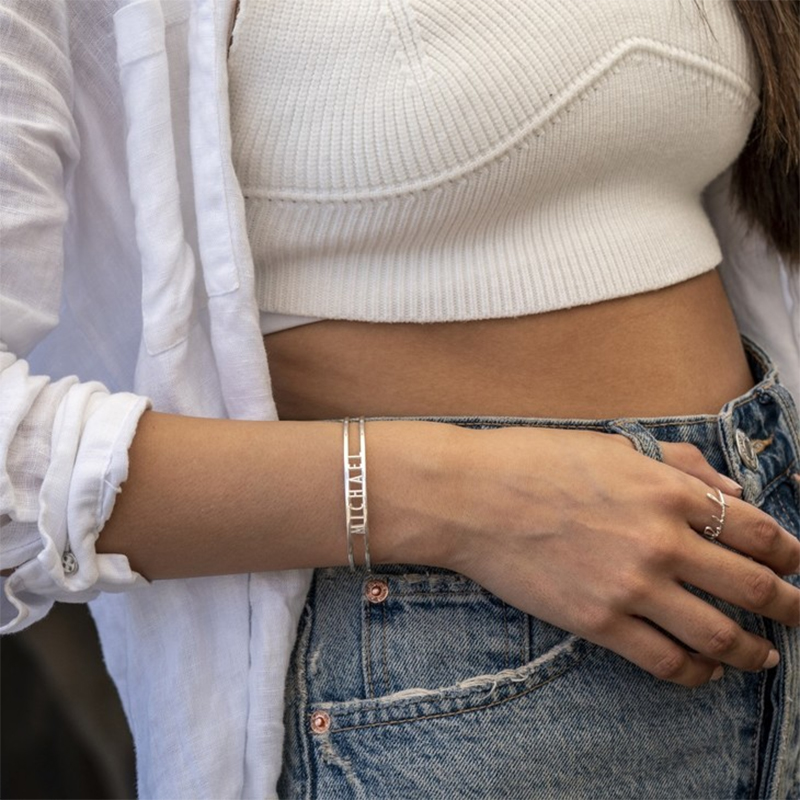 Personalized Custom Name Brace - Cuff Bangle Bracelet recension och pris