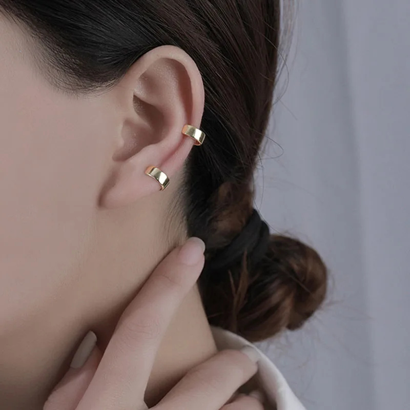 925 Sterling Silver Wide Smoot - Ear Cuff No Piercing recension och pris